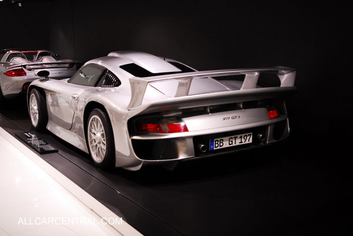 Porsche 911 GT1 Street Prepared 1987